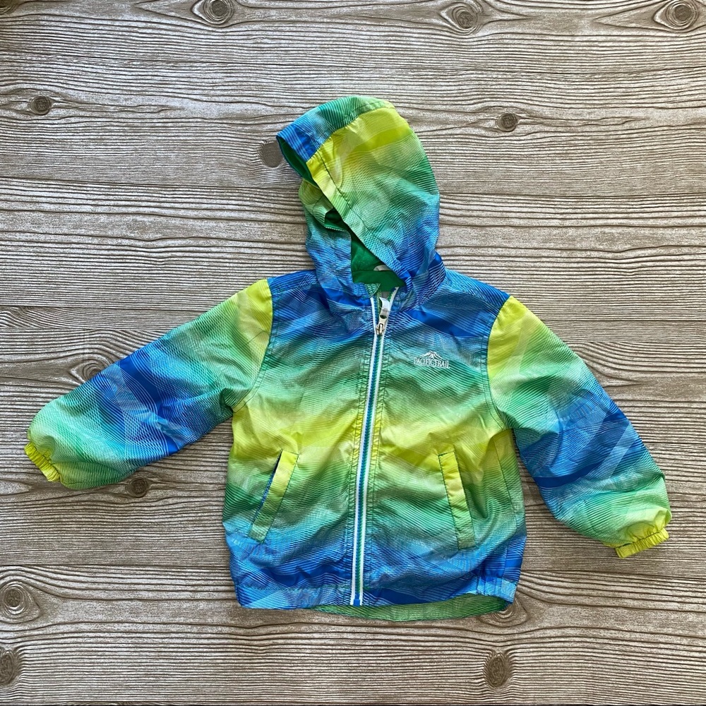 Catchy green/blue/yellow lightly lined windbreaker